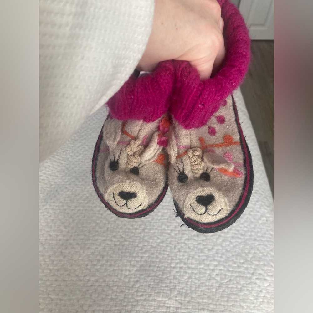 Garnet hill kids wool Adorable Pink and Beige Kids Slippers